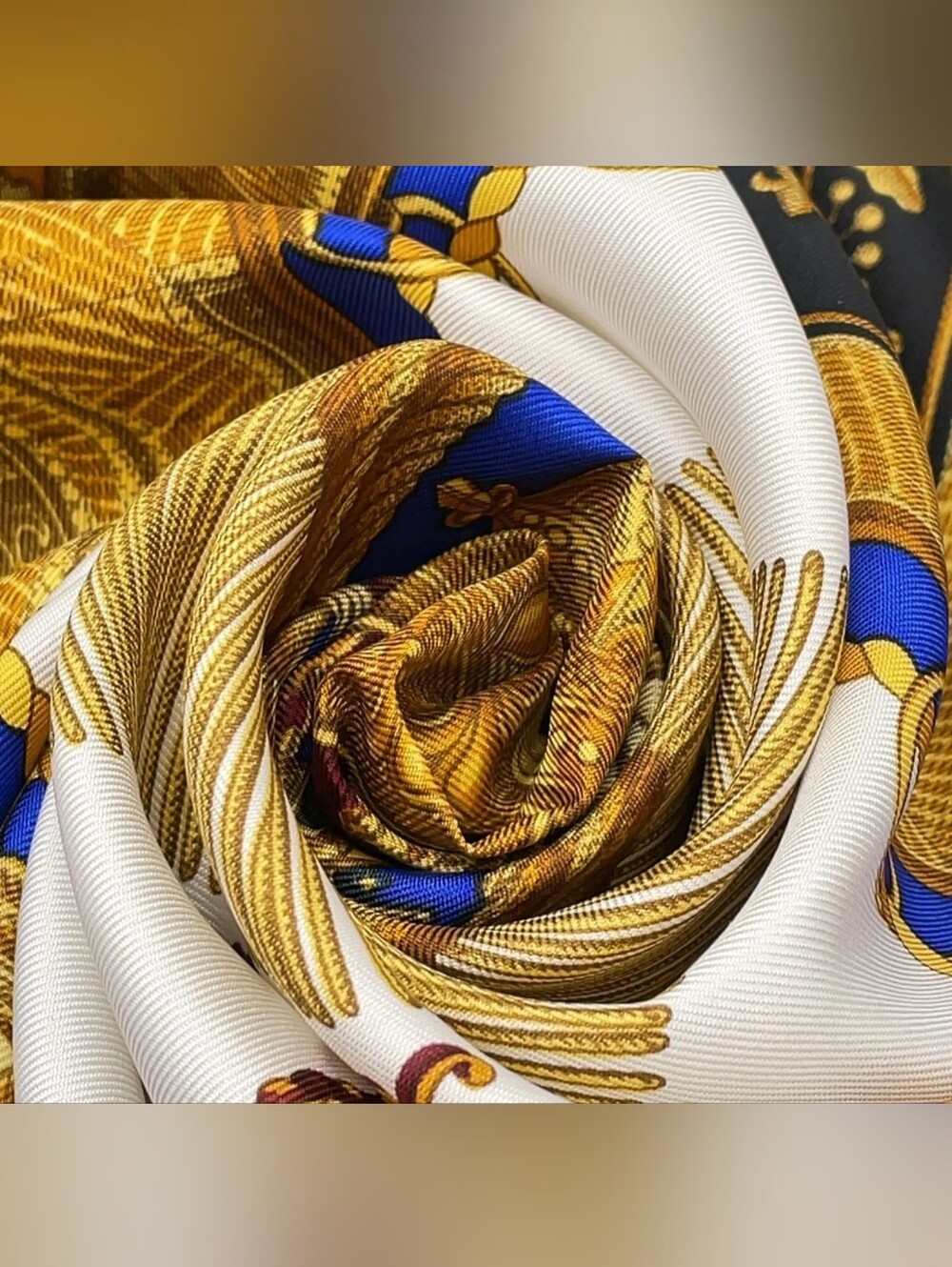 Hermès Les Tambours Carré 90 Silk Scarf - Picture 5 of 15
